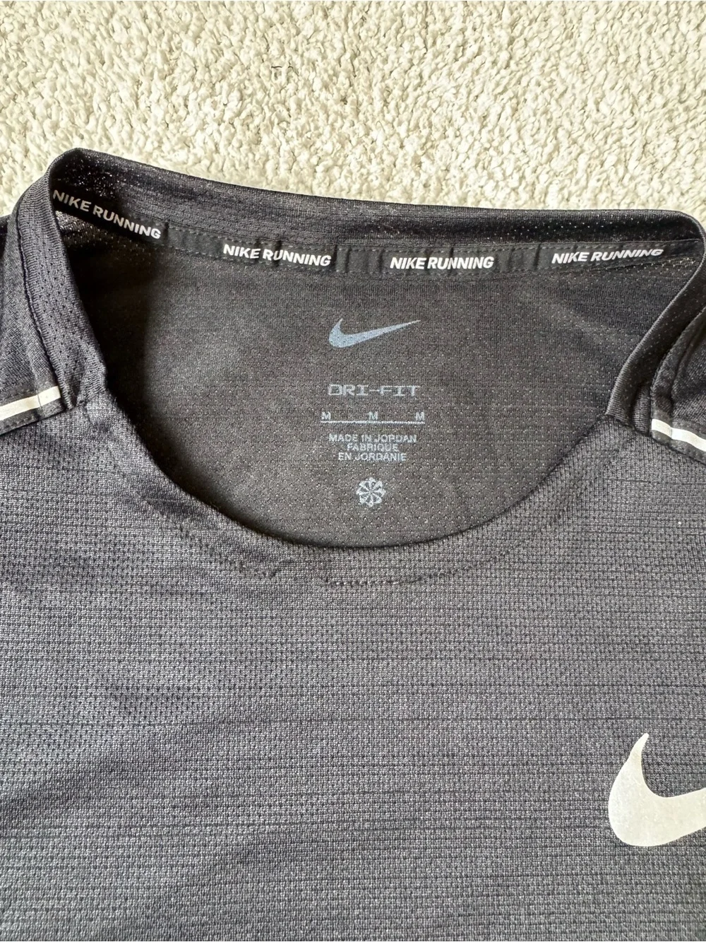 Nike Running Dri-Fit Shirt Men Medium Black Short Sleeve Activewear Gym Workout